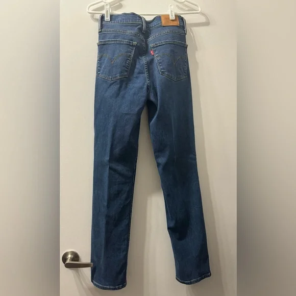 Levi’s 724 High Rise Straight Jeans. Size 26. Color Blue Wave Dark Wash. - Picture 5 of 12